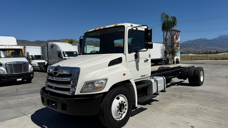 2013 HINO 268 CAB & CHASSIS CAB & CHASSIS   - Photo 1 - San Jacinto, CA 92583