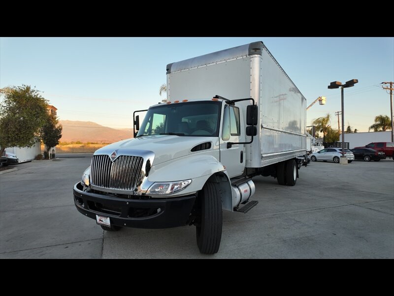 2018 International 4300 Box Truck  26 ft BOX TRUCK - Photo 1 - San Jacinto, CA 92583