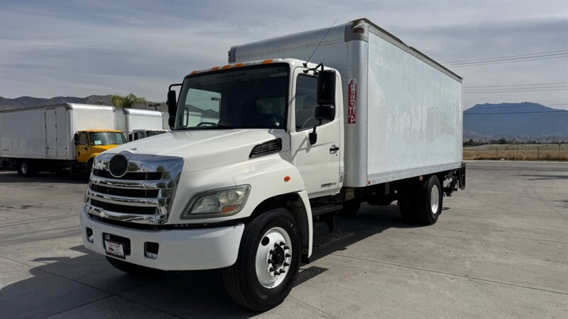 2011 HINO BOX TRUCK   - Photo 1 - San Jacinto, CA 92583