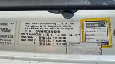 2011 HINO BOX TRUCK   - Photo 9 - San Jacinto, CA 92583