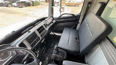 2011 HINO BOX TRUCK   - Photo 4 - San Jacinto, CA 92583