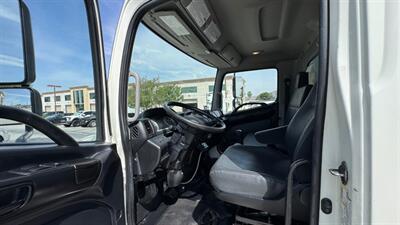 2011 HINO BOX TRUCK   - Photo 3 - San Jacinto, CA 92583