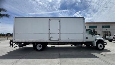 2019 International DuraStar 4300 26FT BOX TRUCK  HIDRAULIC BRAKES - Photo 17 - San Jacinto, CA 92583