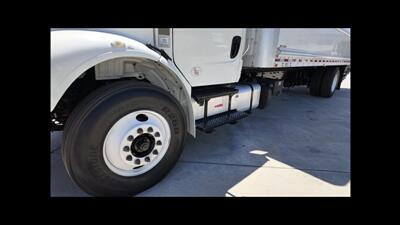 2018 Freightliner M2 106  26 ft BOX TRUCK - Photo 2 - San Jacinto, CA 92583