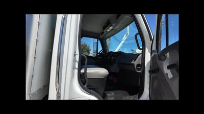 2018 Freightliner M2 106  26 ft BOX TRUCK - Photo 18 - San Jacinto, CA 92583