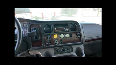 2018 Freightliner M2 106  26 ft BOX TRUCK - Photo 9 - San Jacinto, CA 92583