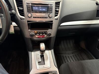 2013 Subaru Legacy 2.5i Premium   - Photo 11 - West Chester, PA 19382