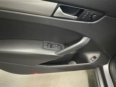 2014 Volkswagen Passat S   - Photo 4 - West Chester, PA 19382
