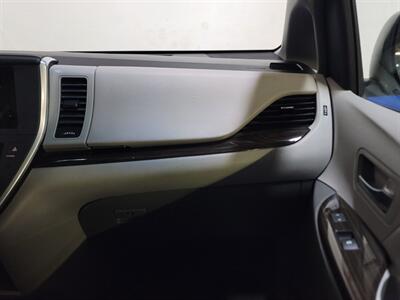 2015 Toyota Sienna XLE 8-Passenger - Photo 26 - West Chester, PA 19382