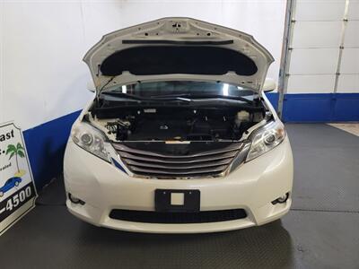 2015 Toyota Sienna XLE 8-Passenger - Photo 34 - West Chester, PA 19382