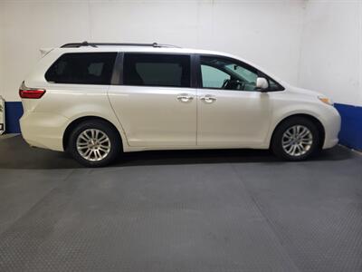 2015 Toyota Sienna XLE 8-Passenger - Photo 37 - West Chester, PA 19382