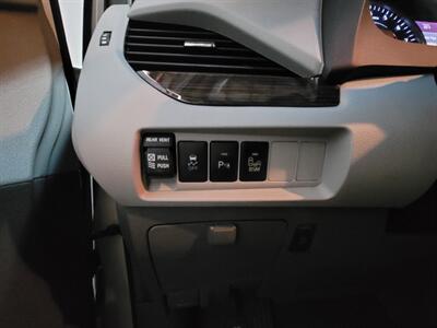 2015 Toyota Sienna XLE 8-Passenger - Photo 11 - West Chester, PA 19382