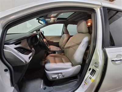 2015 Toyota Sienna XLE 8-Passenger - Photo 6 - West Chester, PA 19382