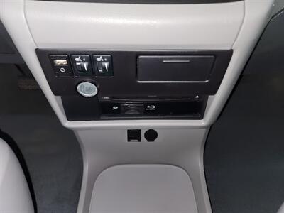 2015 Toyota Sienna XLE 8-Passenger - Photo 25 - West Chester, PA 19382