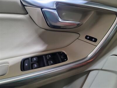 2015 Volvo S60 T5 Drive-E   - Photo 5 - West Chester, PA 19382
