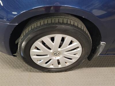 2011 Volkswagen Jetta SportWagen S PZEV   - Photo 12 - West Chester, PA 19382