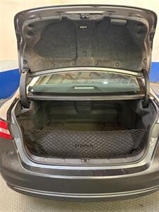 2013 Toyota Avalon Hybrid XLE Premium   - Photo 6 - West Chester, PA 19382