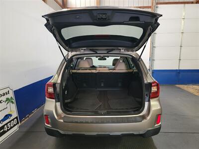 2016 Subaru Outback 2.5i Limited   - Photo 39 - West Chester, PA 19382