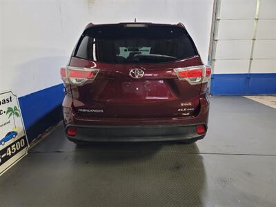 2014 Toyota Highlander XLE   - Photo 35 - West Chester, PA 19382