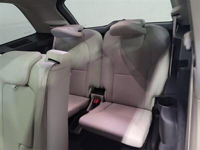 2017 Volvo XC90 T6 Momentum   - Photo 8 - West Chester, PA 19382