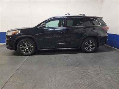 2016 Toyota Highlander XLE   - Photo 2 - West Chester, PA 19382