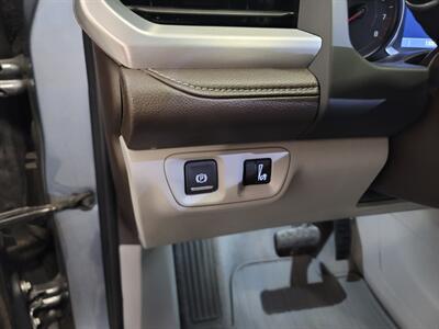 2020 GMC Acadia SLT - Photo 12 - West Chester, PA 19382