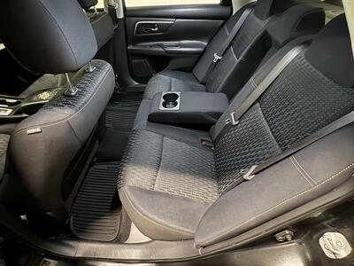 2016 Nissan Altima 2.5  SV - Photo 5 - West Chester, PA 19382