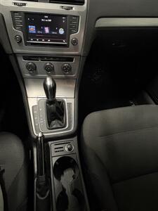 2016 Volkswagen Golf SportWagen TSI S - Photo 10 - West Chester, PA 19382