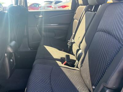 2018 Dodge Journey SXT   - Photo 6 - Tucson, AZ 85710