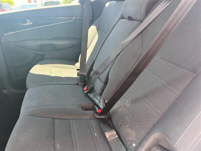 2019 Kia Sorento L   - Photo 7 - Tucson, AZ 85711