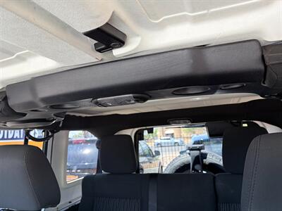 2011 Jeep Wrangler Unlimited Sahara   - Photo 9 - Tucson, AZ 85710
