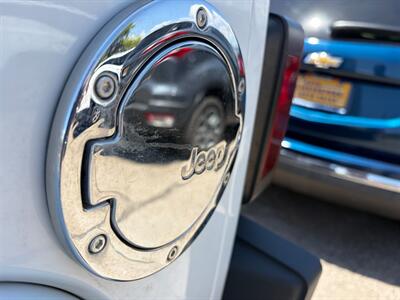 2011 Jeep Wrangler Unlimited Sahara   - Photo 5 - Tucson, AZ 85710
