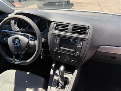 2017 Volkswagen Jetta 1.4T S   - Photo 9 - Tucson, AZ 85710