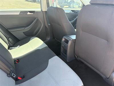 2017 Volkswagen Jetta 1.4T S   - Photo 7 - Tucson, AZ 85710