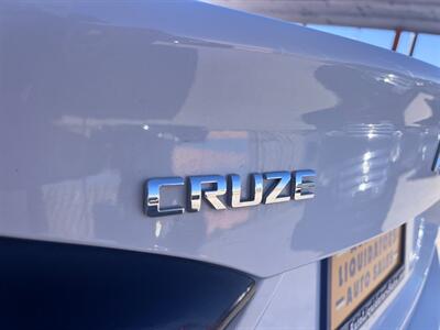 2018 Chevrolet Cruze LS Auto   - Photo 7 - Tucson, AZ 85711