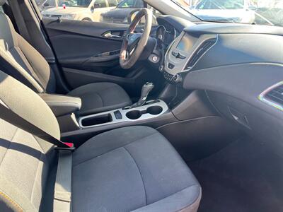 2018 Chevrolet Cruze LS Auto   - Photo 10 - Tucson, AZ 85710