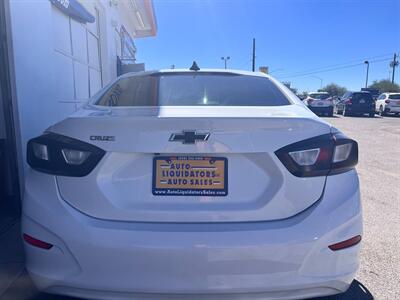 2018 Chevrolet Cruze LS Auto   - Photo 8 - Tucson, AZ 85711