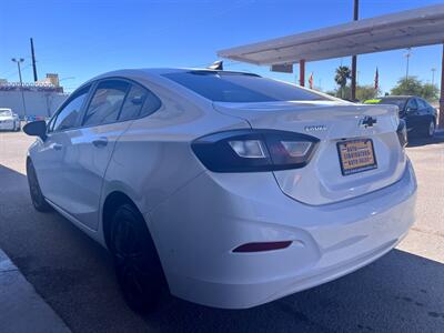 2018 Chevrolet Cruze LS Auto   - Photo 3 - Tucson, AZ 85711