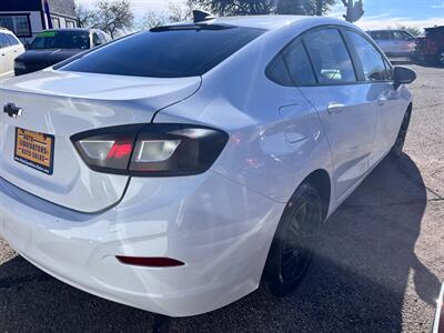 2018 Chevrolet Cruze LS Auto   - Photo 8 - Tucson, AZ 85710