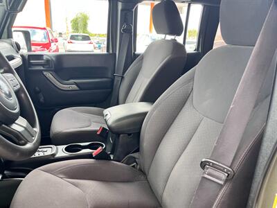 2015 Jeep Wrangler Unlimited Sport   - Photo 7 - Tucson, AZ 85711