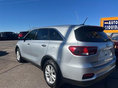 2019 Kia Sorento L   - Photo 2 - Tucson, AZ 85710