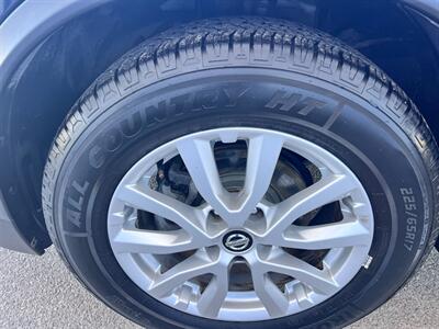 2018 Nissan Rogue S   - Photo 4 - Tucson, AZ 85711