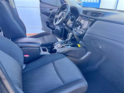 2018 Nissan Rogue S   - Photo 5 - Tucson, AZ 85711