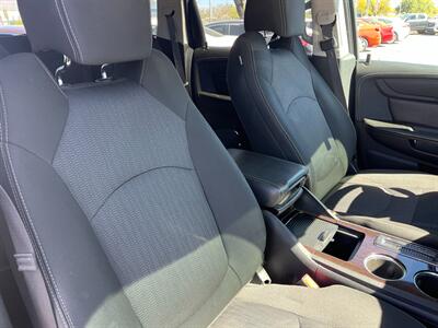 2017 Chevrolet Traverse LT   - Photo 6 - Tucson, AZ 85710