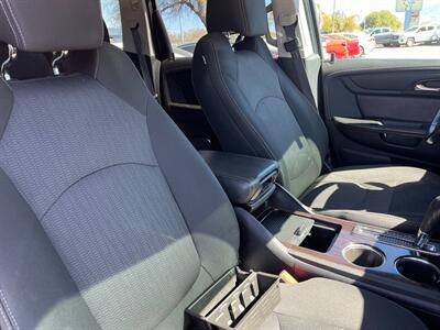 2017 Chevrolet Traverse LT   - Photo 4 - Tucson, AZ 85710