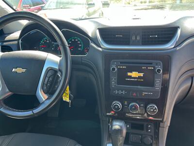 2017 Chevrolet Traverse LT   - Photo 7 - Tucson, AZ 85710