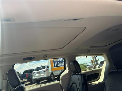 2018 Chrysler Pacifica Limited   - Photo 8 - Tucson, AZ 85710