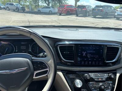 2018 Chrysler Pacifica Limited   - Photo 9 - Tucson, AZ 85710
