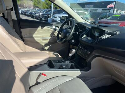2017 Ford Escape SE   - Photo 9 - Tucson, AZ 85710