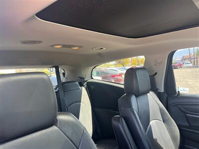 2017 Chevrolet Traverse LT   - Photo 12 - Tucson, AZ 85710